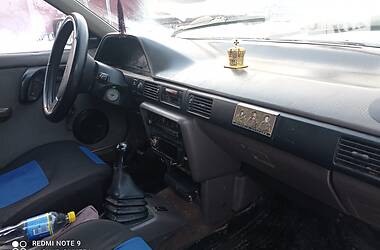 Седан Mazda 323 1991 в Белогорье