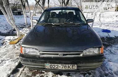 Седан Mazda 323 1991 в Сквирі