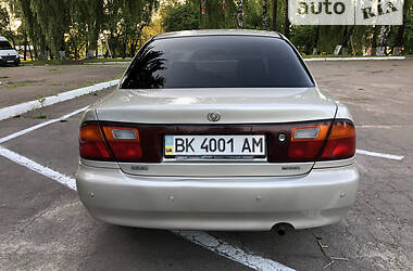 Седан Mazda 323 1995 в Ровно