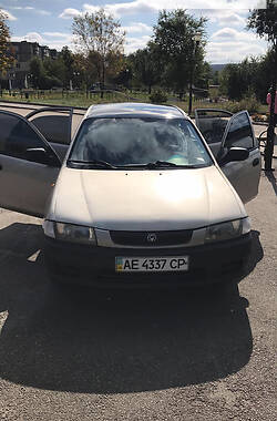 Седан Mazda 323 1998 в Львові