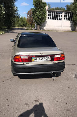 Седан Mazda 323 1998 в Львові