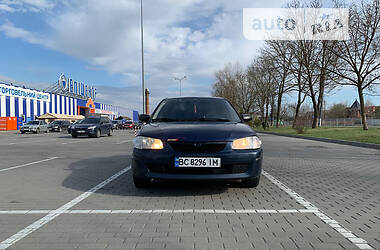 Седан Mazda 323 1999 в Львове