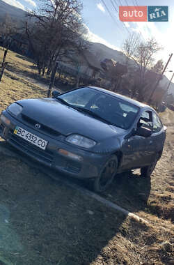 Седан Mazda 323 1996 в Надворной