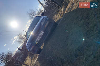 Седан Mazda 323 1996 в Надворной
