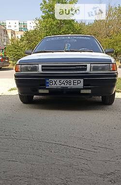 Седан Mazda 323 1991 в Кам'янець-Подільському