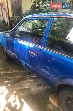 Хэтчбек Mazda 323 1986 в 