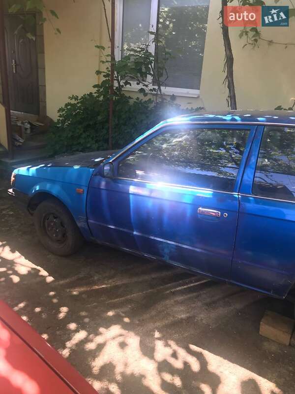 Хетчбек Mazda 323 1986 в Іршаві фото 3 Хетчбек Mazda 323 1986 в Іршаві