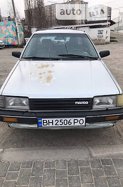 Седан Mazda 323 1987 в Чорноморську
