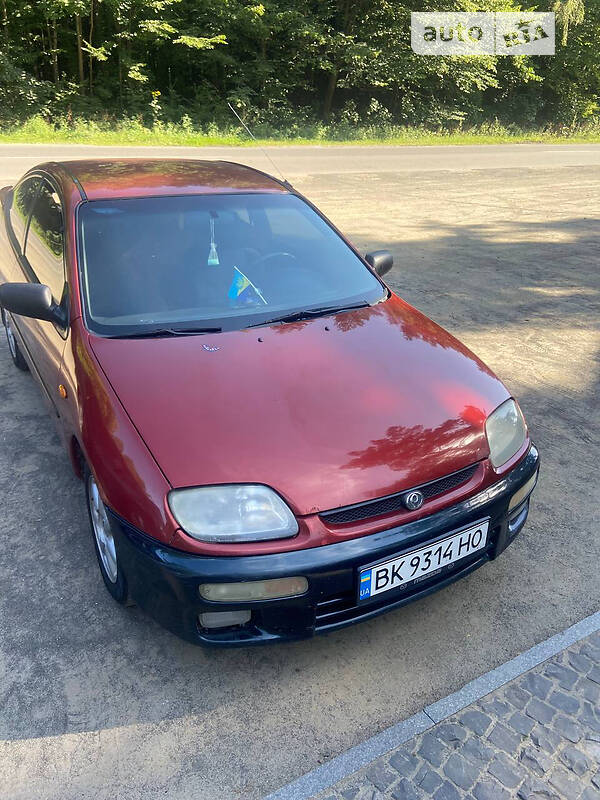 Купе Mazda 323 1996 в 