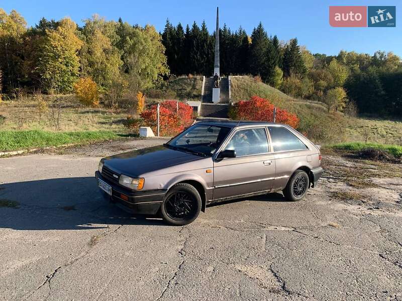 Хетчбек Mazda 323 1987 в Фастові