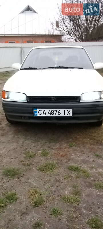Седан Mazda 323 1993 в Черкассах