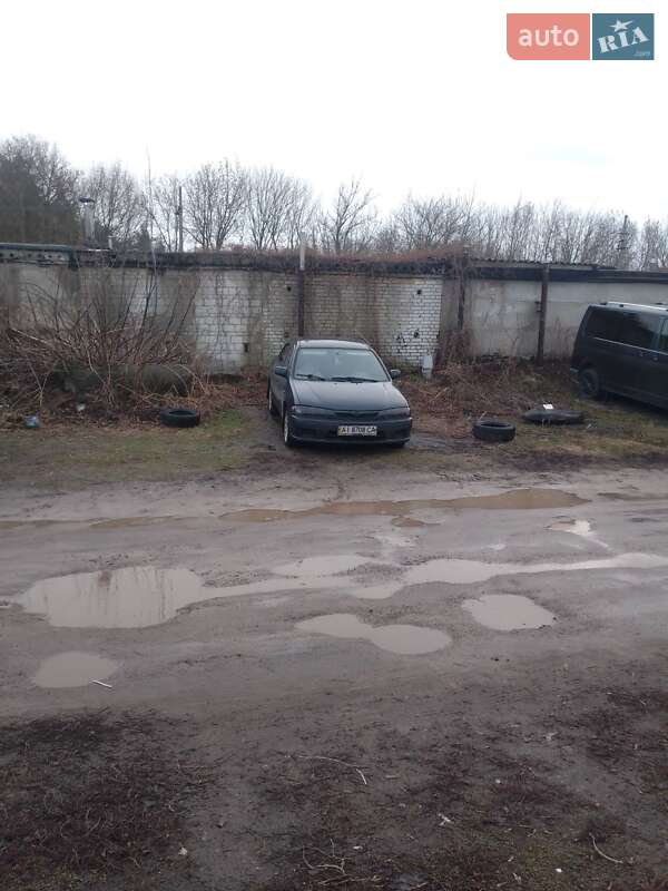 Седан Mazda 323 1997 в Броварах
