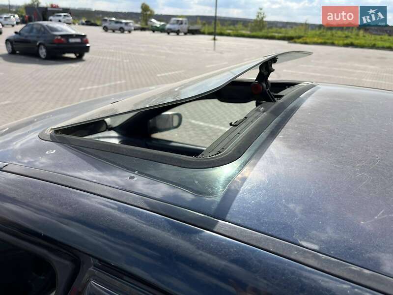 Седан Mazda 323 1997 в Виннице