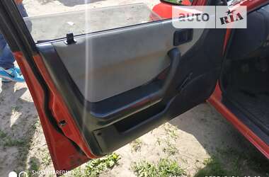 Хэтчбек Mazda 323 1990 в 