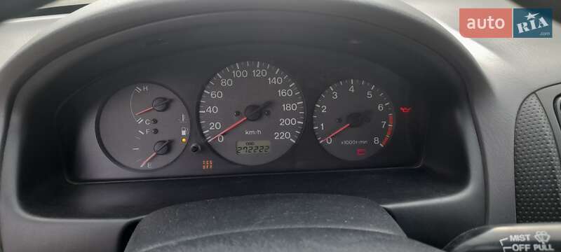 Хетчбек Mazda 323 1998 в Луцьку