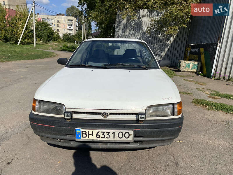 Седан Mazda 323 1992 в Олександрії