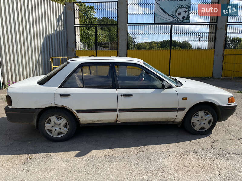 Седан Mazda 323 1992 в Олександрії