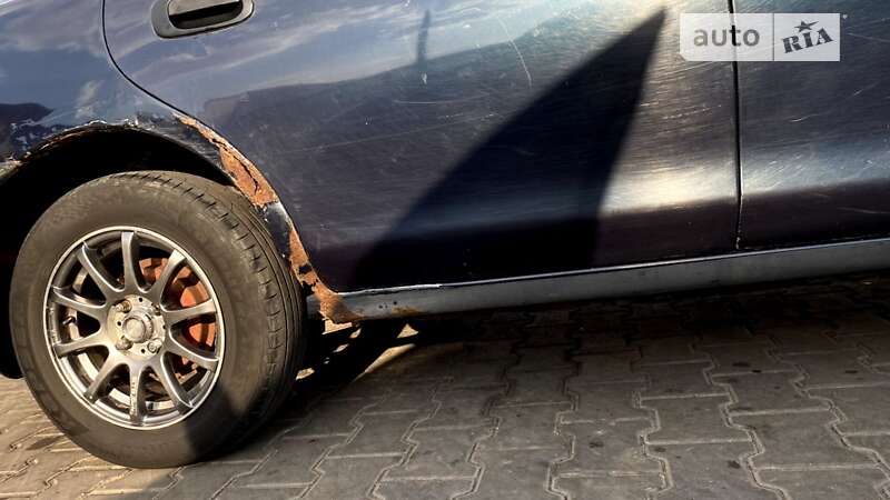 Седан Mazda 323 1997 в Одессе