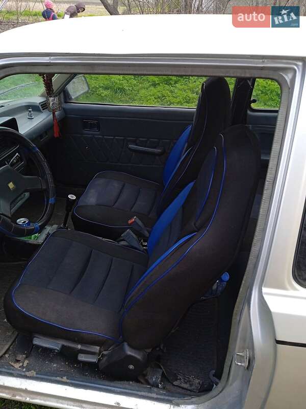 Хэтчбек Mazda 323 1981 в Днепре фото 3 Хэтчбек Mazda 323 1981 в Днепре