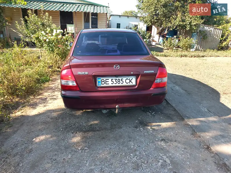 Mazda 323 2001