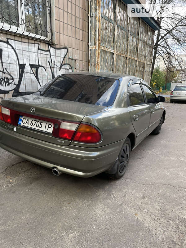 Седан Mazda 323 1998 в Черкассах