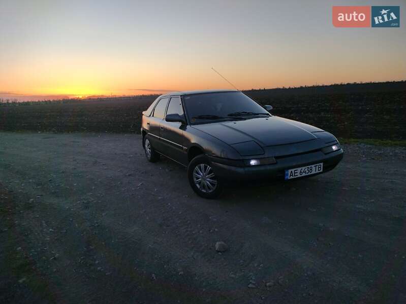 Хэтчбек Mazda 323 1992 в Днепре