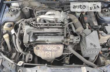 Хэтчбек Mazda 323 1996 в 