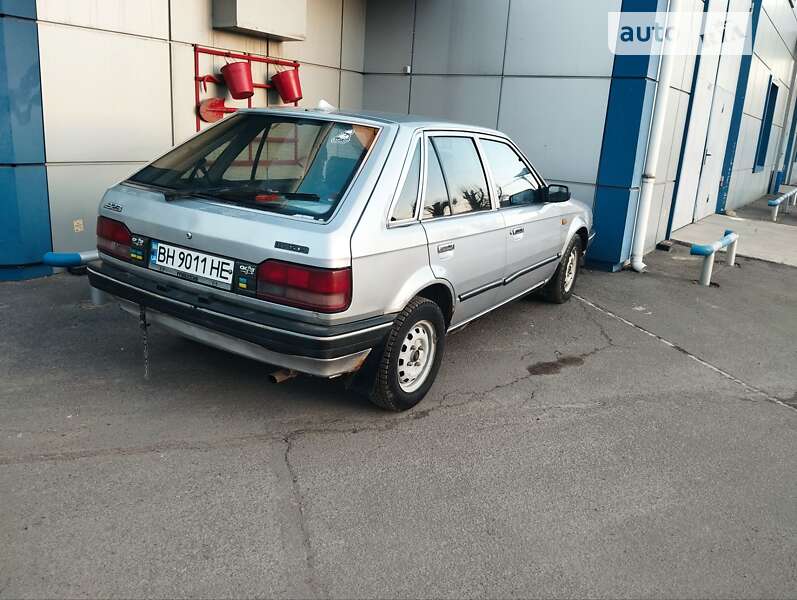 Mazda 323 1989