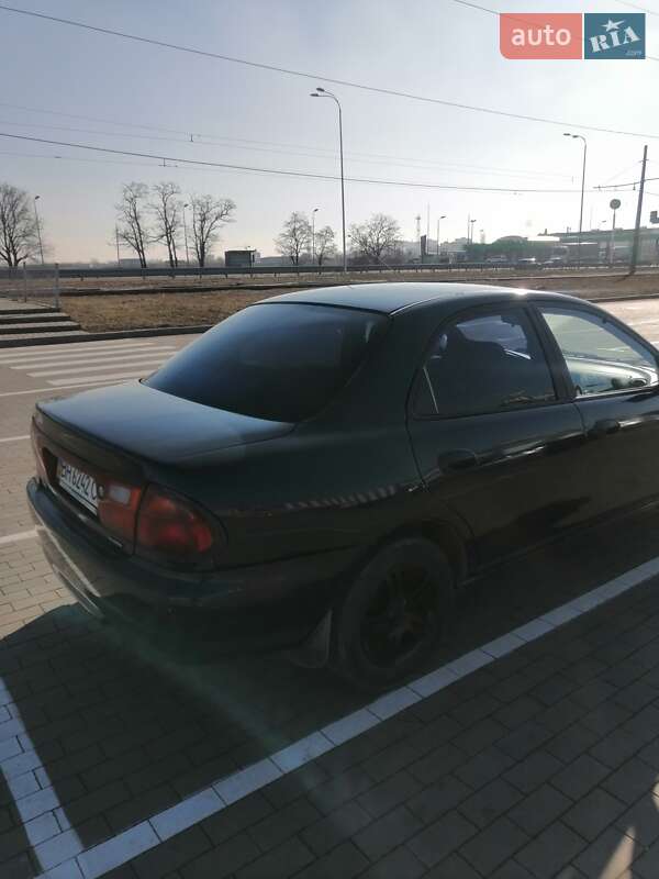 Седан Mazda 323 1996 в Одесі