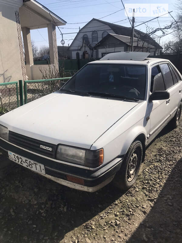 Хэтчбек Mazda 323 1987 в Чемеровцах