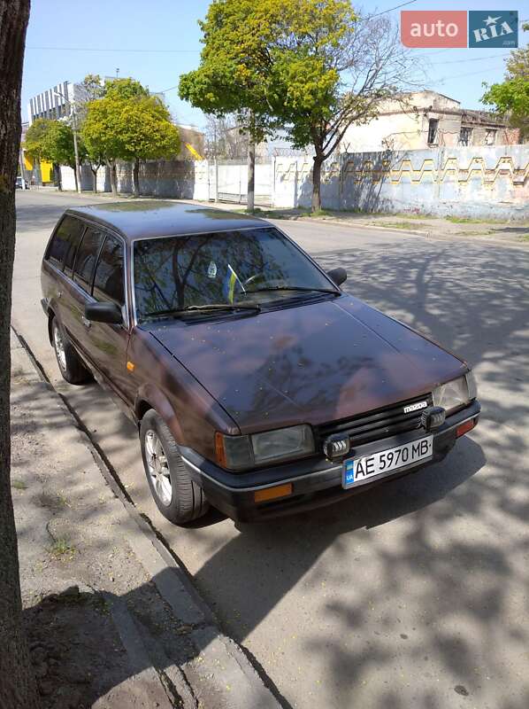 Универсал Mazda 323 1987 в Днепре