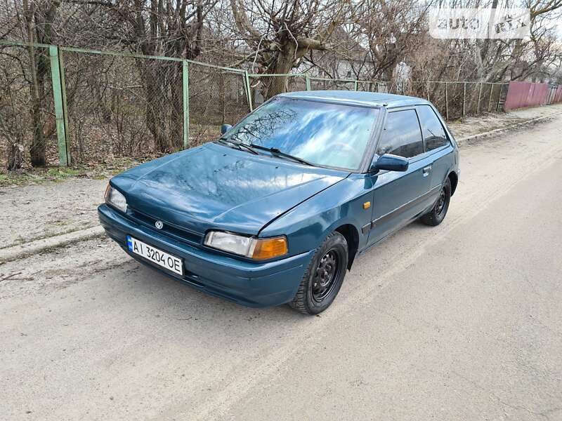 Хэтчбек Mazda 323 1994 в Барышевке
