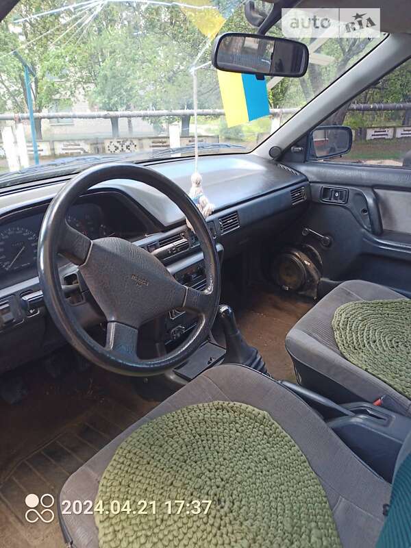 Седан Mazda 323 1989 в Краматорске