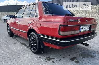 Седан Mazda 323 1987 в Тернополе