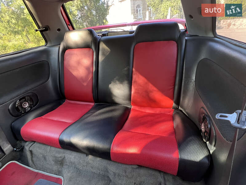 Хэтчбек Mazda 323 1993 в Харькове