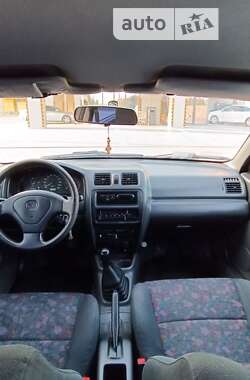 Седан Mazda 323 1998 в Киеве