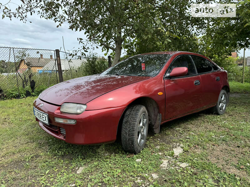 Седан Mazda 323 1996 в Ходорове
