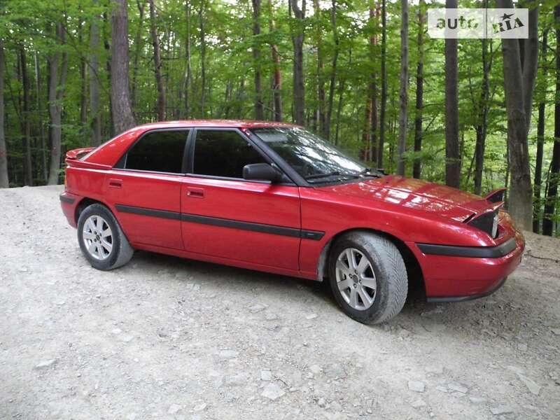 Хэтчбек Mazda 323 1994 в Косове