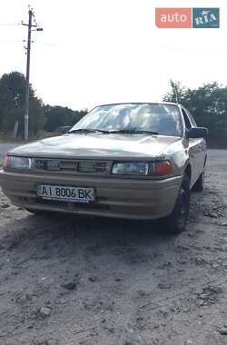 Седан Mazda 323 1992 в Макарове