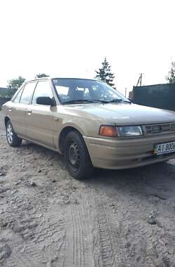 Седан Mazda 323 1992 в Макарові