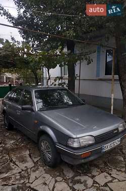 Хэтчбек Mazda 323 1988 в Каменец-Подольском