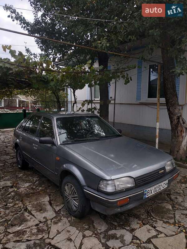 Хэтчбек Mazda 323 1988 в Каменец-Подольском