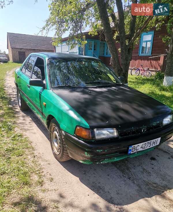 Седан Mazda 323 1993 в 