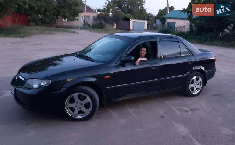 Mazda 323 2002