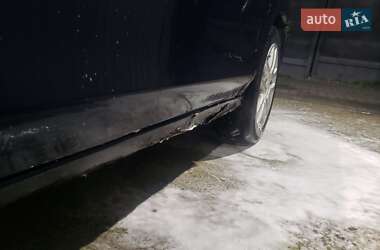Седан Mazda 323 1995 в 