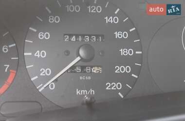 Седан Mazda 323 1996 в 