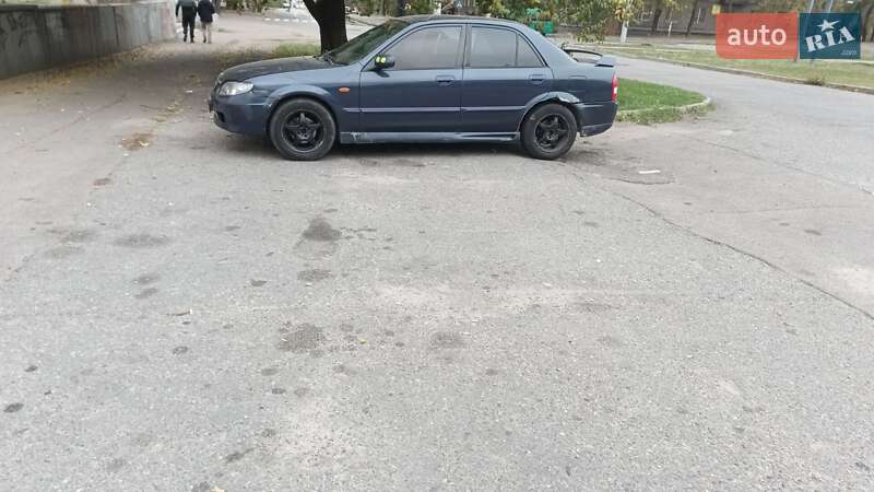 Седан Mazda 323 2002 в Запорожье