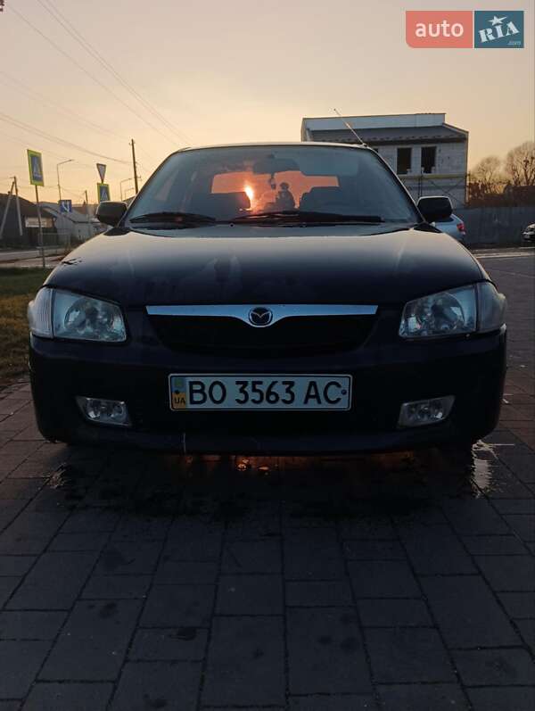 Седан Mazda 323 1998 в Бережанах