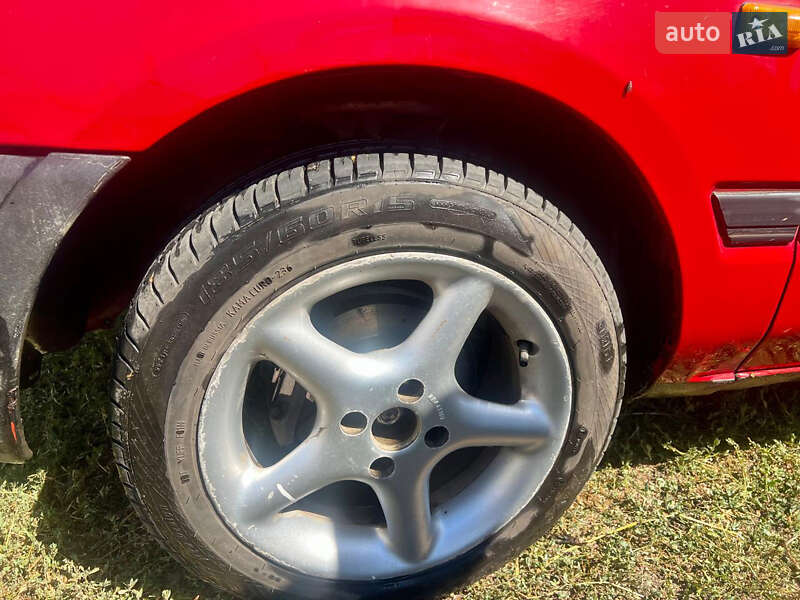 Седан Mazda 323 1991 в Одесі