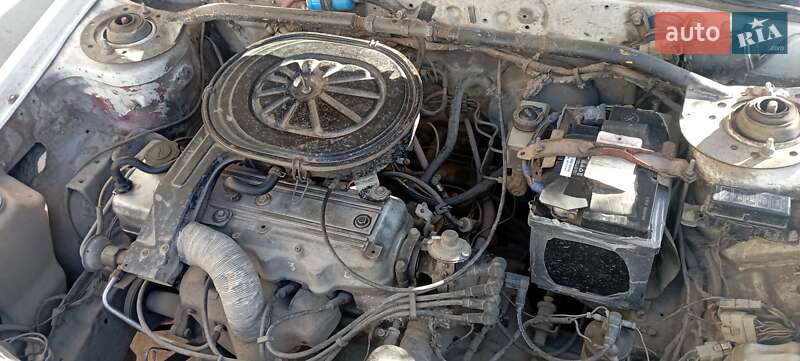 Седан Mazda 323 1987 в Одесі